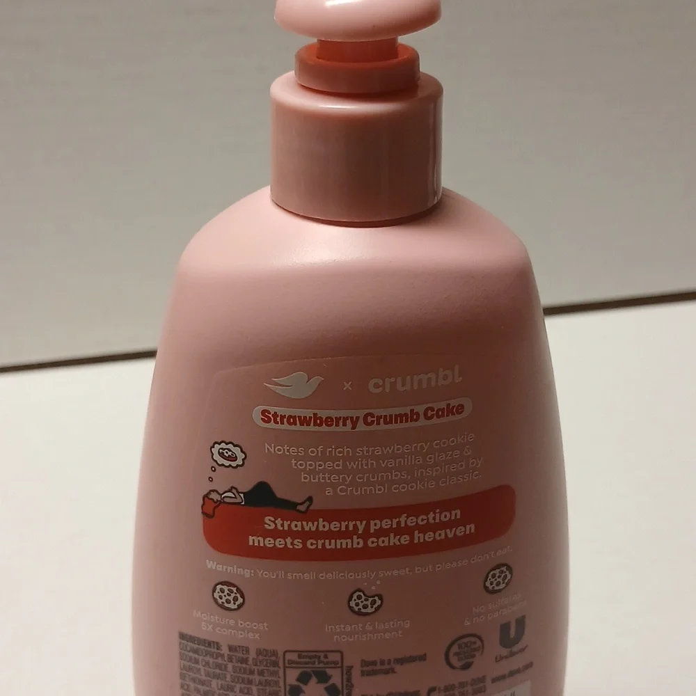 Dove Crumbl Strawberry Crumb Cake Hand Wash NWT - Picture 5 of 6